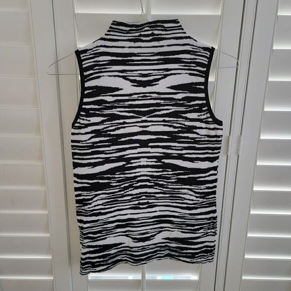August Silk Sleeveless Zebra Print Top - Picture 2 of 7